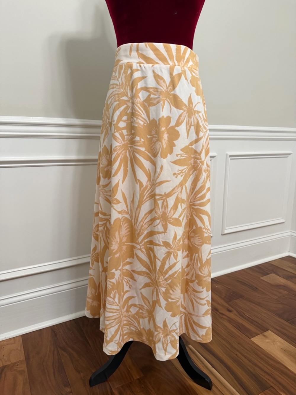 Messini Floral A-Line Midi Skirt in Beige and White